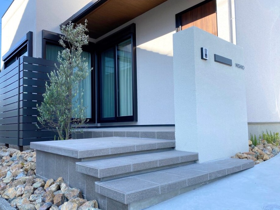 新築外構工事 おしゃれ 階段デザイン ナチュラルモダン エクステリア ミライエエクステリア|MIRAIE (運営会社:パートナーホーム株式会社)