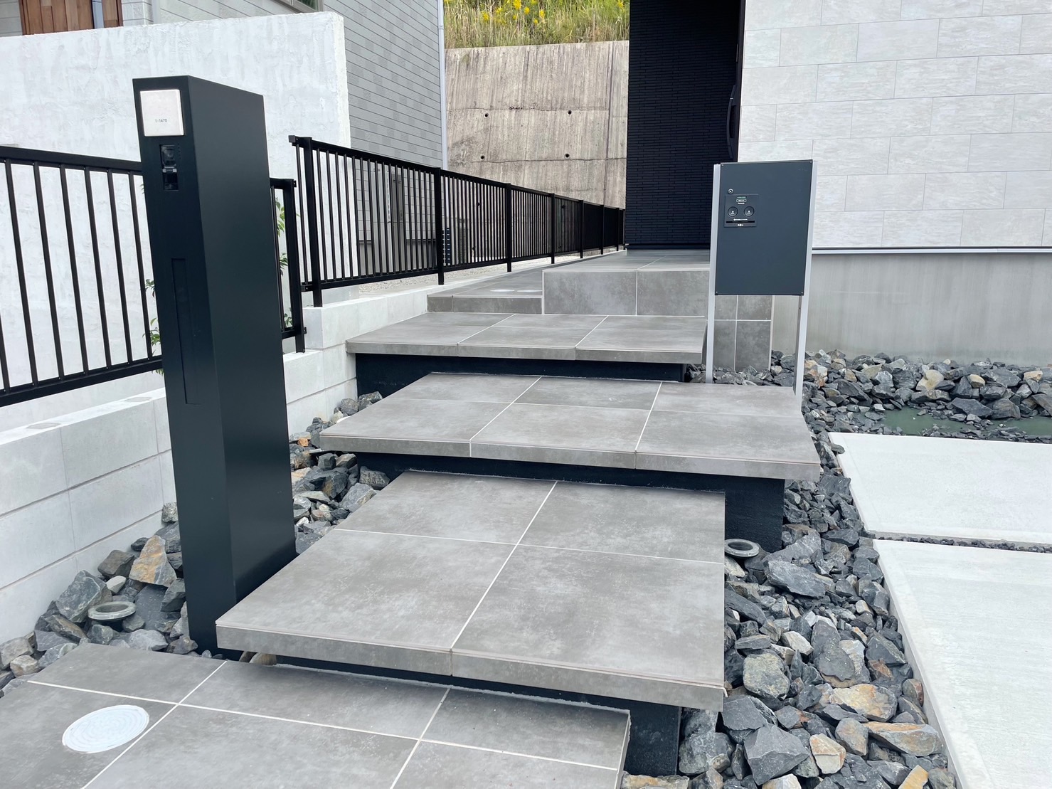 新築外構工事 おしゃれ 階段デザイン ナチュラルモダン エクステリア ミライエエクステリア|MIRAIE (運営会社:パートナーホーム株式会社)