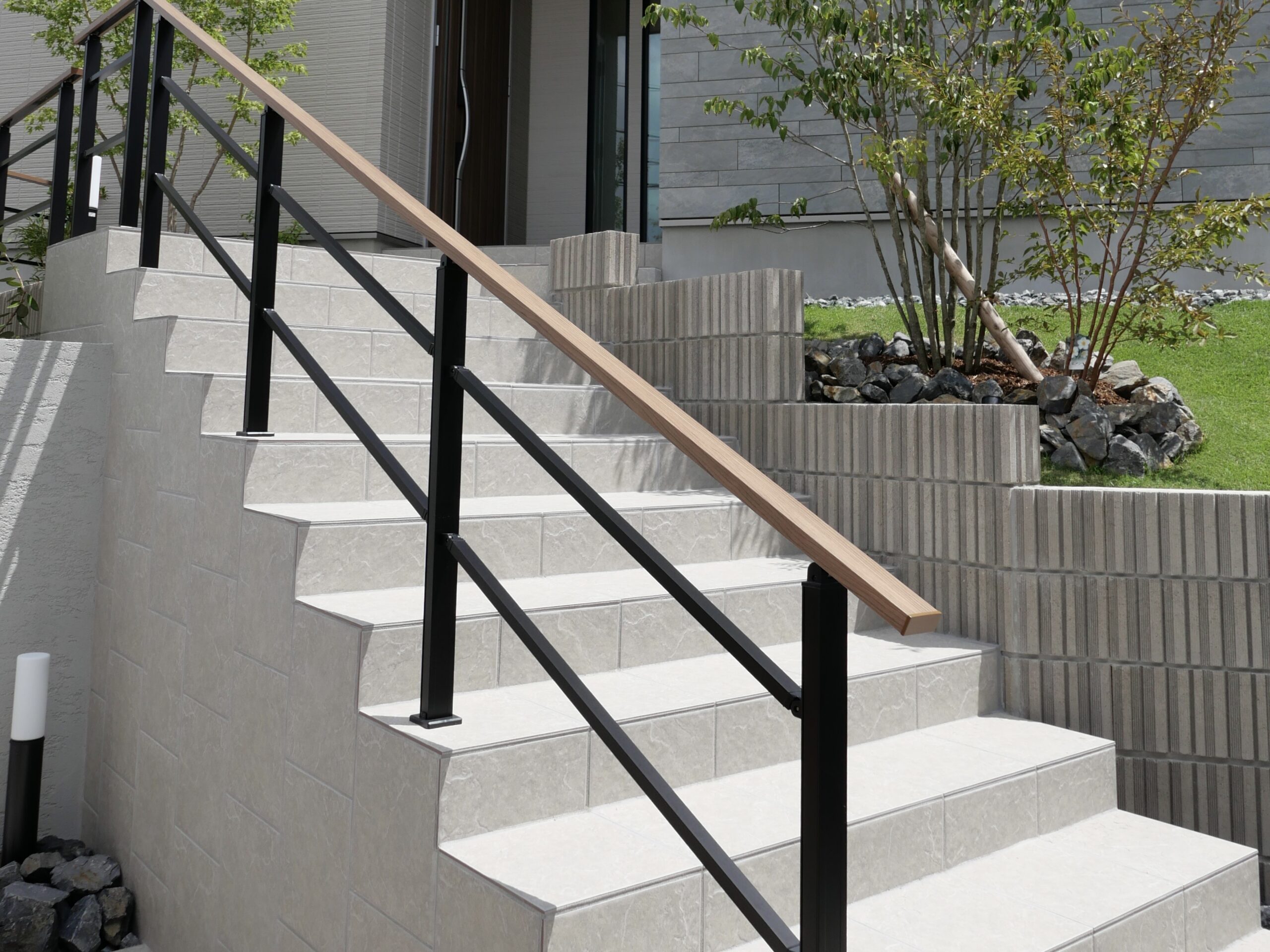 新築外構工事 おしゃれ 階段デザイン ナチュラルモダン エクステリア ミライエエクステリア|MIRAIE (運営会社:パートナーホーム株式会社)